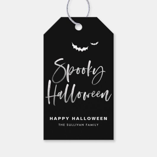 Zwart-witte griezelige Halloween-borstelcalligrafi Cadeaulabel (Voorkant)