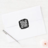 Zwart-witte Grunge Rand QR Code Vierkante Sticker (Envelop)