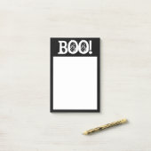 Zwart-witte halloween noten post-it® notes (Op bureau)