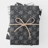 Zwart-witte halloween Spiders Bats Pattern Inpakpapier Vel (In situ)