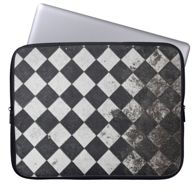 Zwart-witte harlequin laptop sleeve (Voorkant)