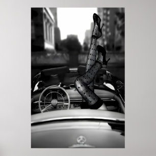 Zwart-witte hoge hakken in klassieke auto-afdruk poster