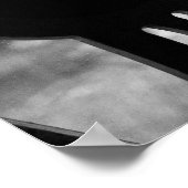 Zwart-witte houten stoel in Cabin Window 16x20 Poster (Hoek)