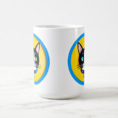 Zwart-witte kat illustratie met blauwe ogen koffiemok (Center)