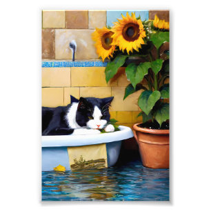 Zwart-witte kat met zonnebloemen foto afdruk