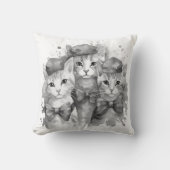 Zwart-witte kittens met strikken en petten kussen (Voorkant)