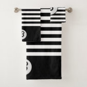 Zwart-witte klassieke strepen met monogram bad handdoek (Insitu)
