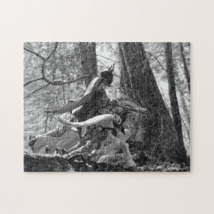 Zwart-witte Knight Galloping door de Bossen Legpuzzel