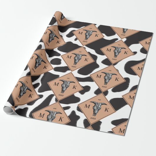 Zwart-witte Koe Spot Animal Patroon Monogram Cadeaupapier (Uitgerold)