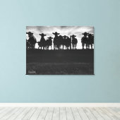 Zwart-witte Koeien langs hek Canvas Afdruk (Insitu (Houten vloer))