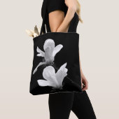 Zwart-witte Magnolia Tote Bag (Dichtbij)