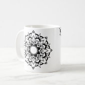 Zwart-witte Mandala Mok (Voorkant links)