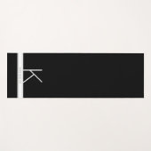 Zwart-witte moderne eenvoudige monogram naam yogamat (Voorkant (horizontaal))