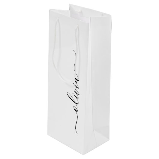 Zwart Witte Moderne Script Meisjesachtige Monogram Wijn Cadeautas (Voorkant Gekanteld)