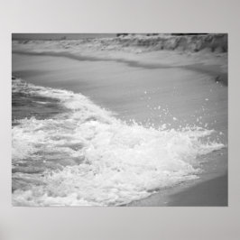 Zwart-witte Oceaan Wassen omhoog op strand 16 x 20 Poster