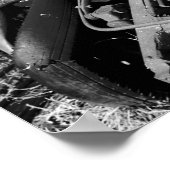 Zwart-witte, oude broekauto aan de zijkant van de poster (Hoek)