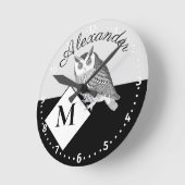 Zwart-witte ovale grijze monogram ronde klok (Hoek)