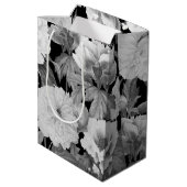 Zwart & Witte Pioenen Waterverf Bloemen Medium Cadeauzakje (Achterkant Gekanteld)