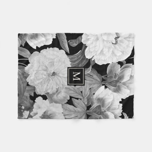 Zwart & Witte Pioenen Waterverf Bloemen Monogram Fleece Deken (Voorkant (Horizontaal))