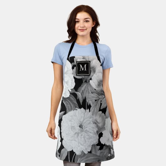 Zwart & Witte Pioenen Waterverf Bloemen Monogram Schort (Gedragen)
