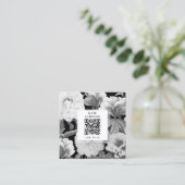 Zwart & Witte Pioenrozen Waterverf Bloemen QR Code Vierkante Visitekaartje (Staand voorkant)