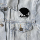 Zwart-witte piramides ronde button 5,7 cm (In situ)