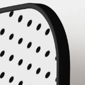 Zwart-witte pooldots met warmroze pickleball paddle (Links Detail)