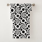 Zwart-witte Retro Polka Dots Bad Handdoek (Insitu)