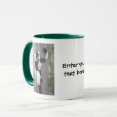 Zwart-witte rode Lemur op boom Mok (Voorkant links)