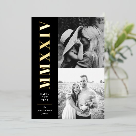 Zwart-witte Romeinse cijfers Twee Foto Folie Feestdagenkaart (Staand Voorkant)