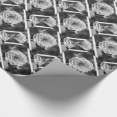 Zwart-witte roos cadeaupapier (Hoek)