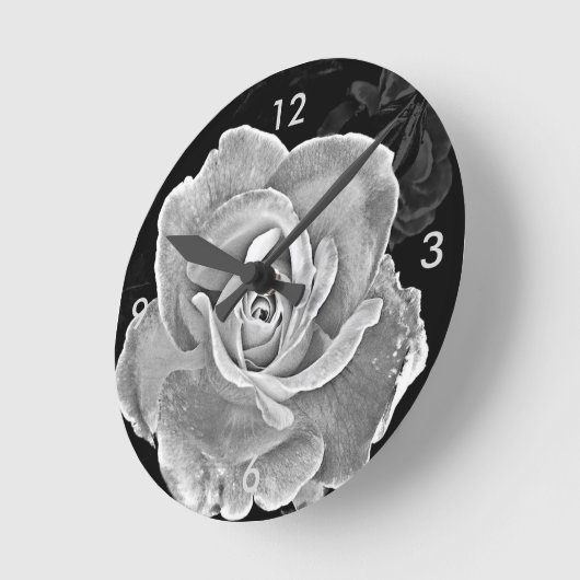 Zwart-witte roze ronde klok (Hoek)