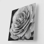 Zwart-witte roze vierkante klok (Hoek)