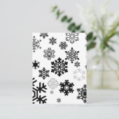 Zwart-witte sneeuwvlokken briefkaart (Staand voorkant)