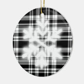 Zwart-witte speldenstang met sneeuwvlokdetail Cera Keramisch Ornament (Links)