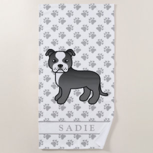 Zwart-Witte Staffie Cute Cartoon Hond & Naam Strandlaken