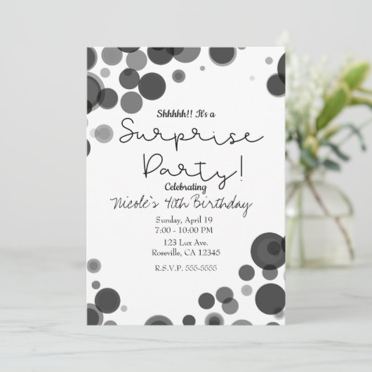 Zwart Witte Stippen Bubbel Surprise Feestje Kaart (Staand voorkant)