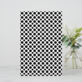 Zwart Witte Stippen Groot en Klein Briefpapier (Staand voorkant)