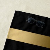 Zwart-witte strepen patroongouden accenten strandlaken (In situ)