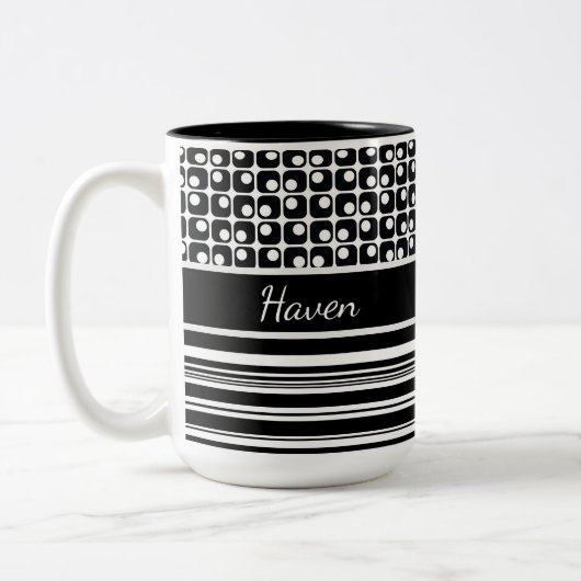 Zwart-witte strepen & Retro Squares gepersonalisee Tweekleurige Koffiemok (Links)