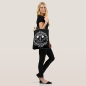 Zwart-witte tribaal tote bag (Op model)