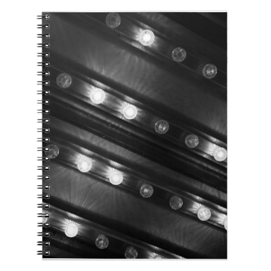 Zwart-witte Twinkle-lichten Notitieboek (Voorkant)