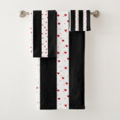 Zwart-witte verticale strepen rode harten bad handdoek (Insitu)