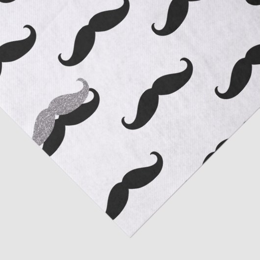 Zwart-witte vlekken tissuepapier (Detail)