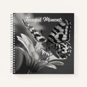 Zwart-witte vlinder gepersonaliseerd notitieboek