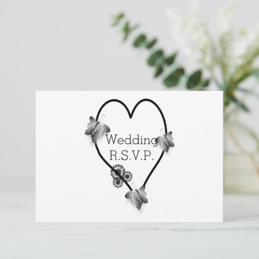Zwart-witte vlinder hart bruiloft RSVP (Staand voorkant)