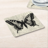Zwart-witte vlinder op gekraakte achtergrond kartonnen onderzetters (Schuin)
