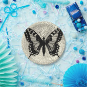 Zwart-witte vlinder op gekraakte achtergrond papieren bordje (Feest)
