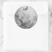 Zwart-witte vlinder ronde sticker (Tas)