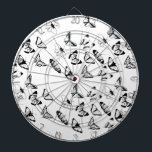Zwart-witte vlinders bruiloft dartbord<br><div class="desc">Modieus modern chic huwelijksontwerp,  ideaal voor bruiloften,  dagelijks leven en vrijgezellenfeesten. Deze eenvoudige vlinders gaan met bijna alles en nog wat.</div>